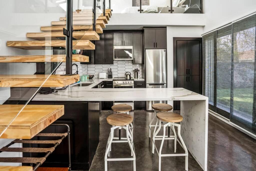 Quantum Tiny Loft At East End Revitalized 휴스턴 외부 사진