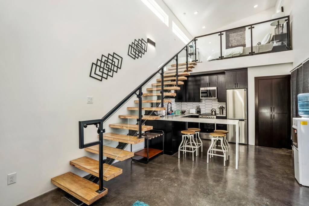 Quantum Tiny Loft At East End Revitalized 휴스턴 외부 사진